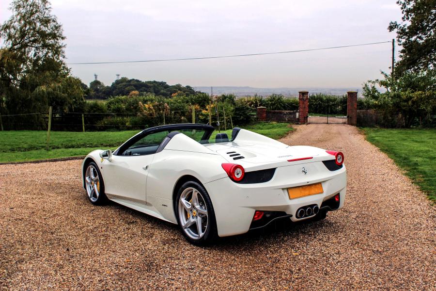  Ferrari 458 Spider 2011 года  (UK) (фото 4 из 6)